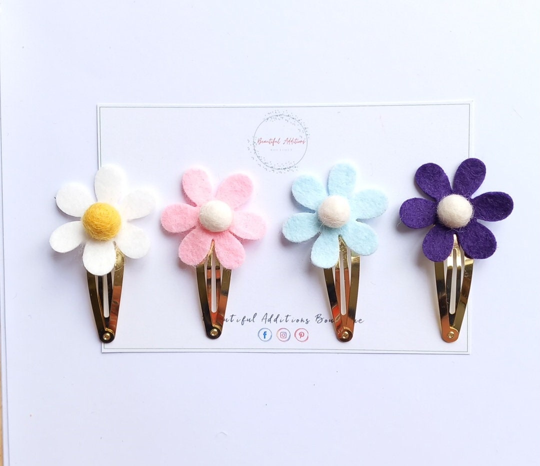 Daisy Snap Clips. Hair clips. Flowers